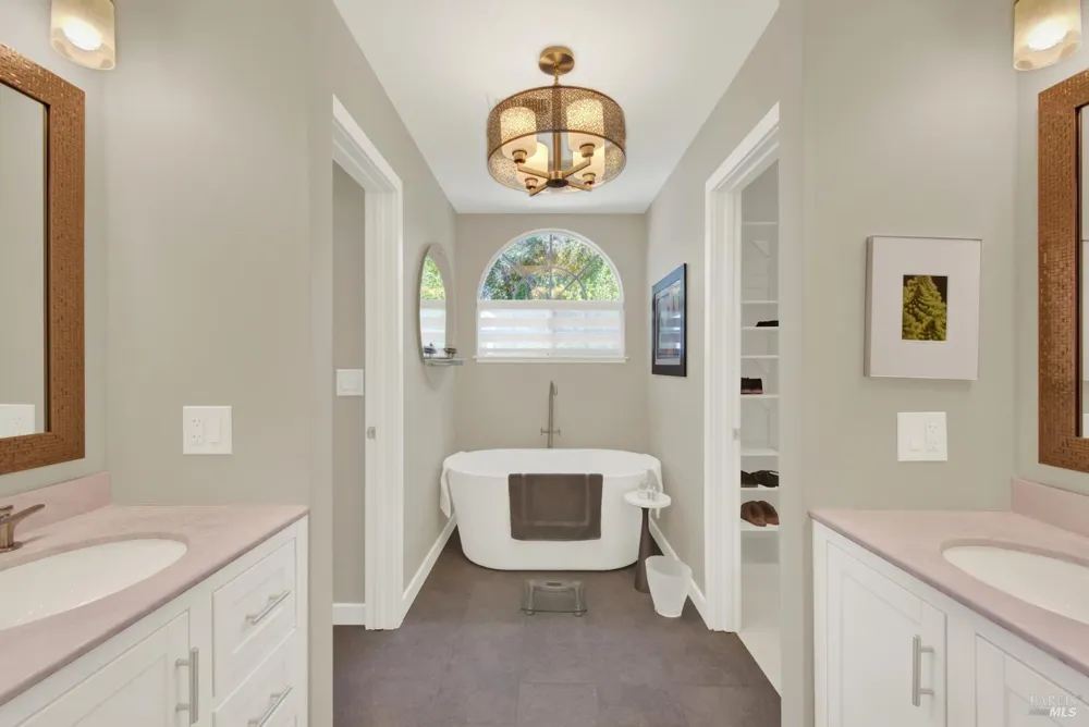38 Sage Way Napa, CA 94559