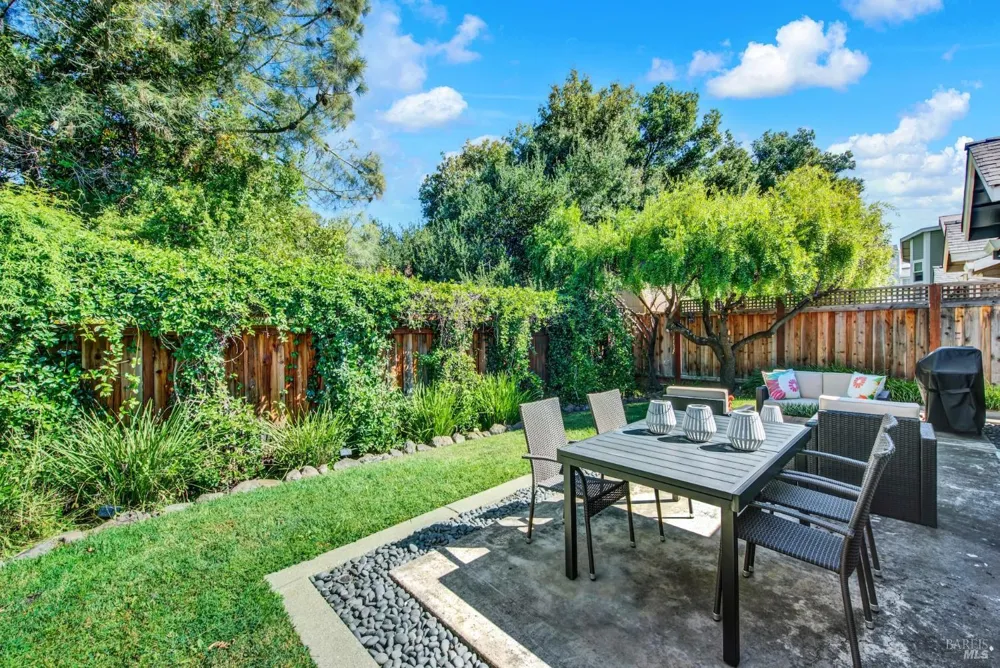 38 Sage Way Napa, CA 94559