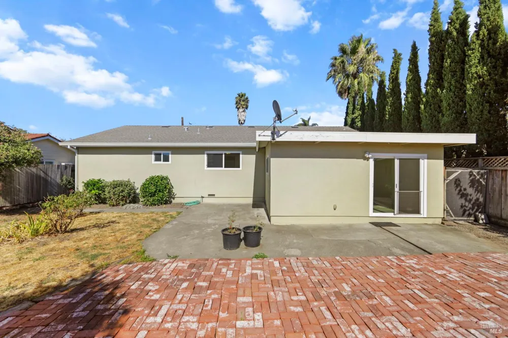 1263 Kerney Street Santa Rosa, CA 95401