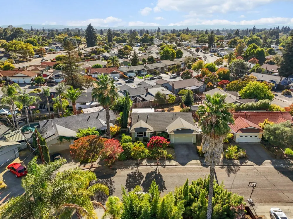 1263 Kerney Street Santa Rosa, CA 95401