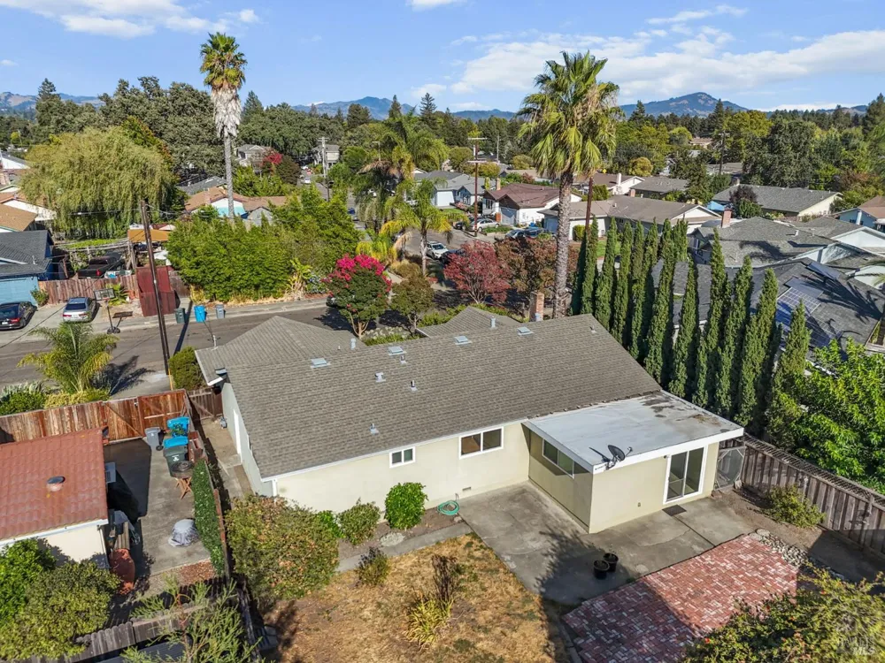 1263 Kerney Street Santa Rosa, CA 95401