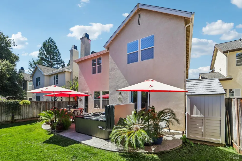 50 Windsor Court Napa, CA 94558