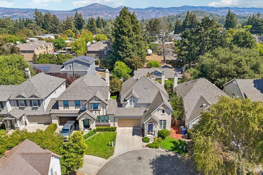 50 Windsor Court Napa, CA 94558