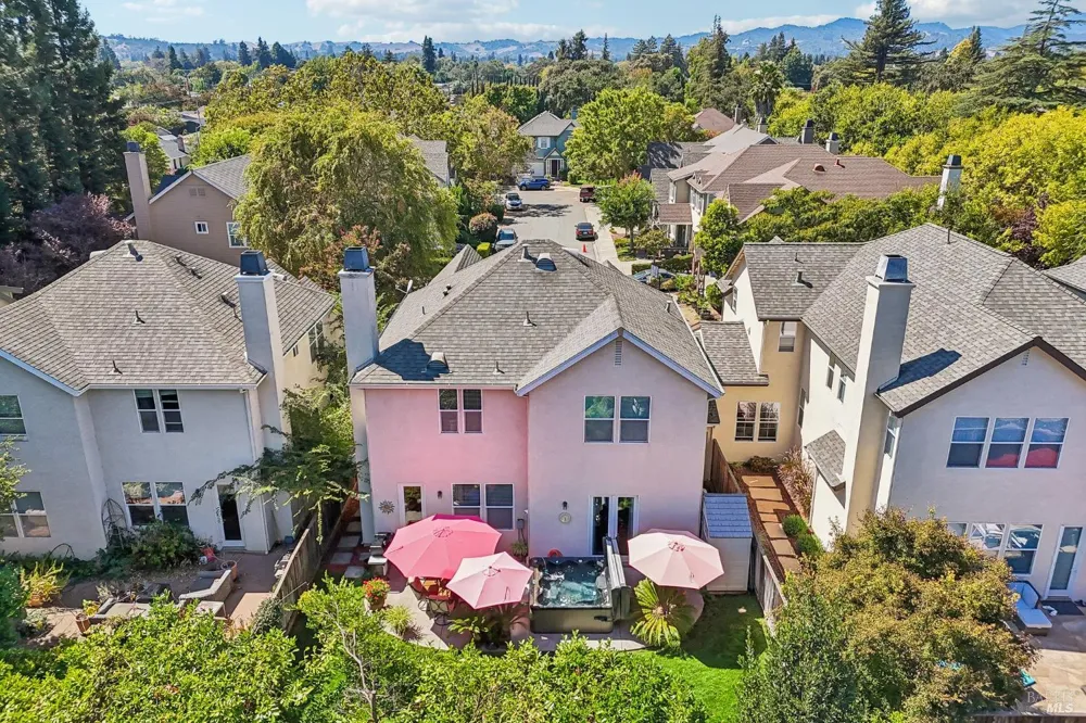 50 Windsor Court Napa, CA 94558
