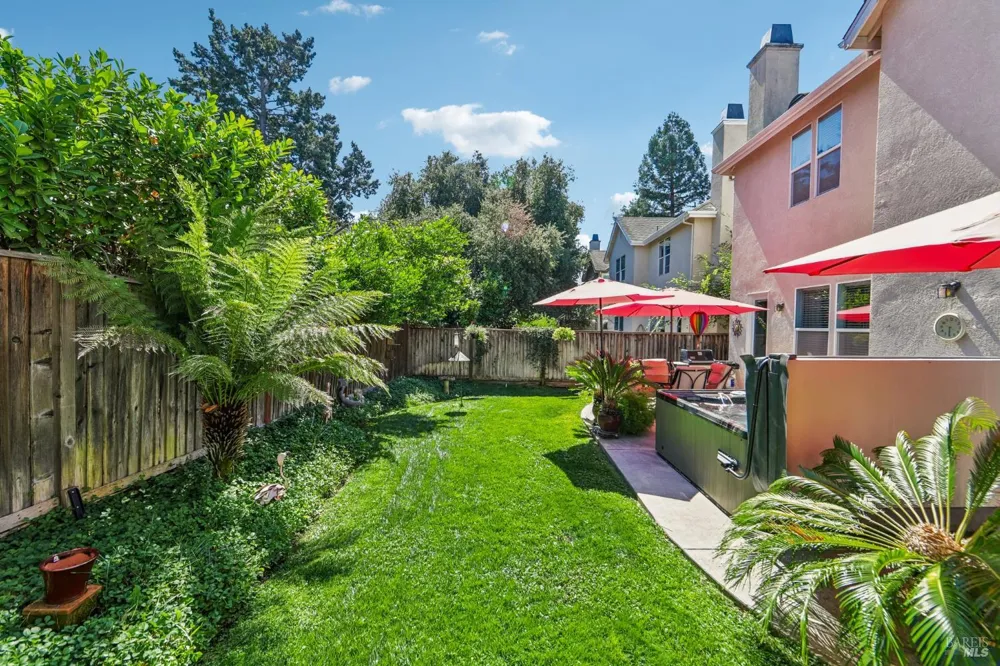 50 Windsor Court Napa, CA 94558