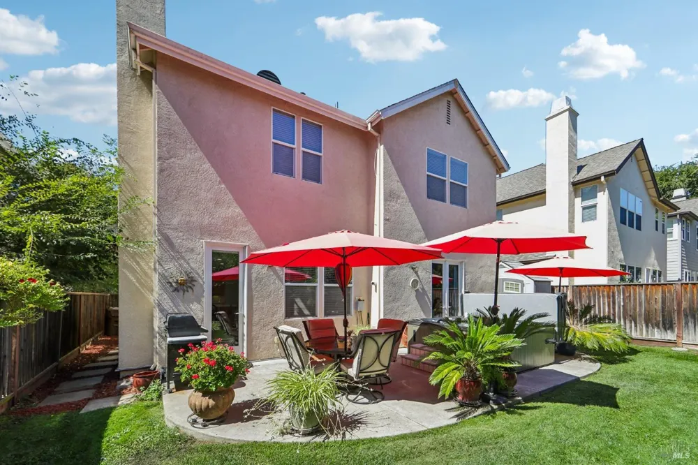 50 Windsor Court Napa, CA 94558