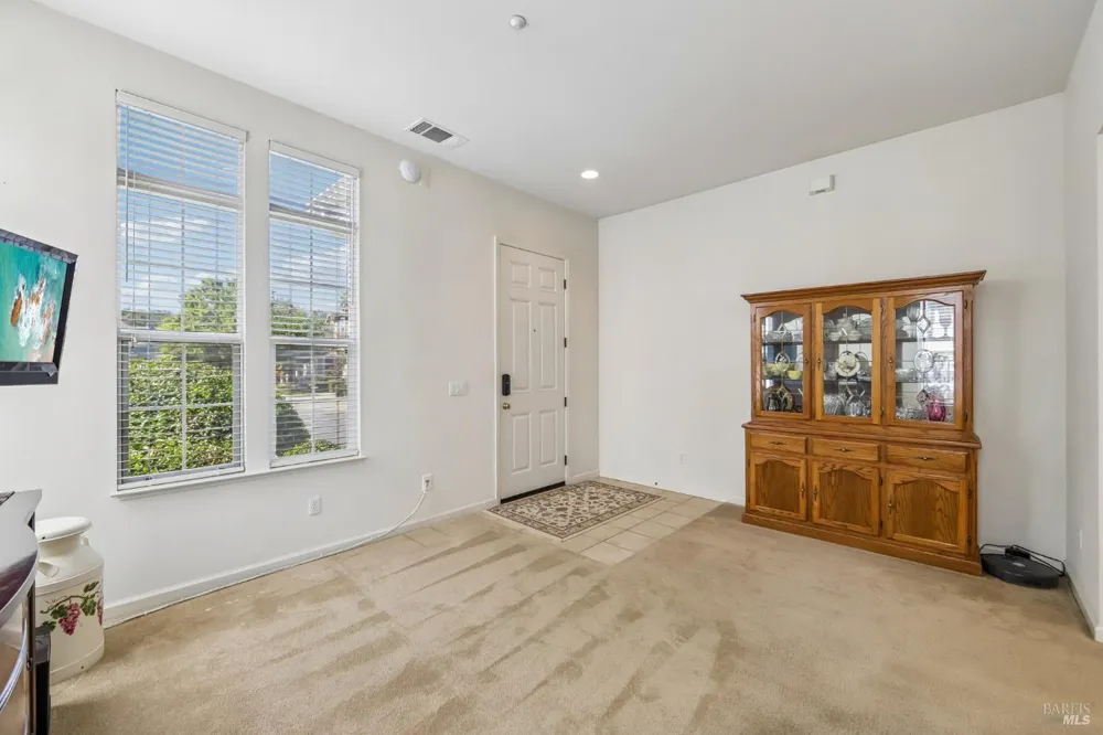 50 Windsor Court Napa, CA 94558