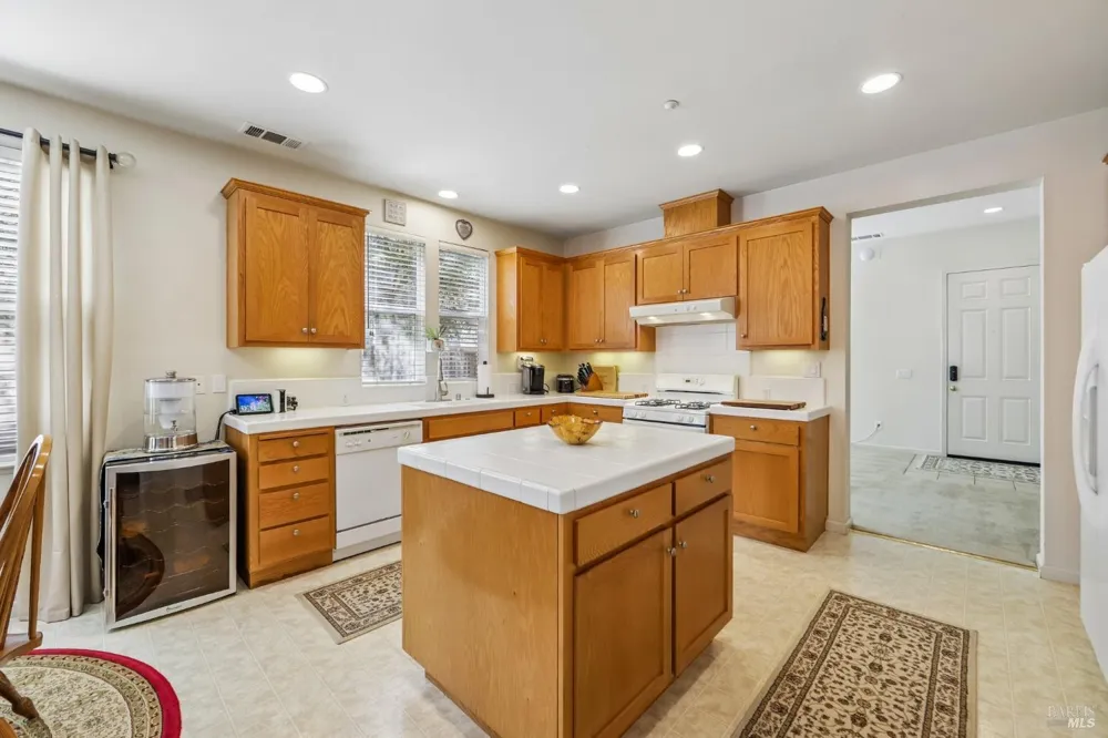 50 Windsor Court Napa, CA 94558