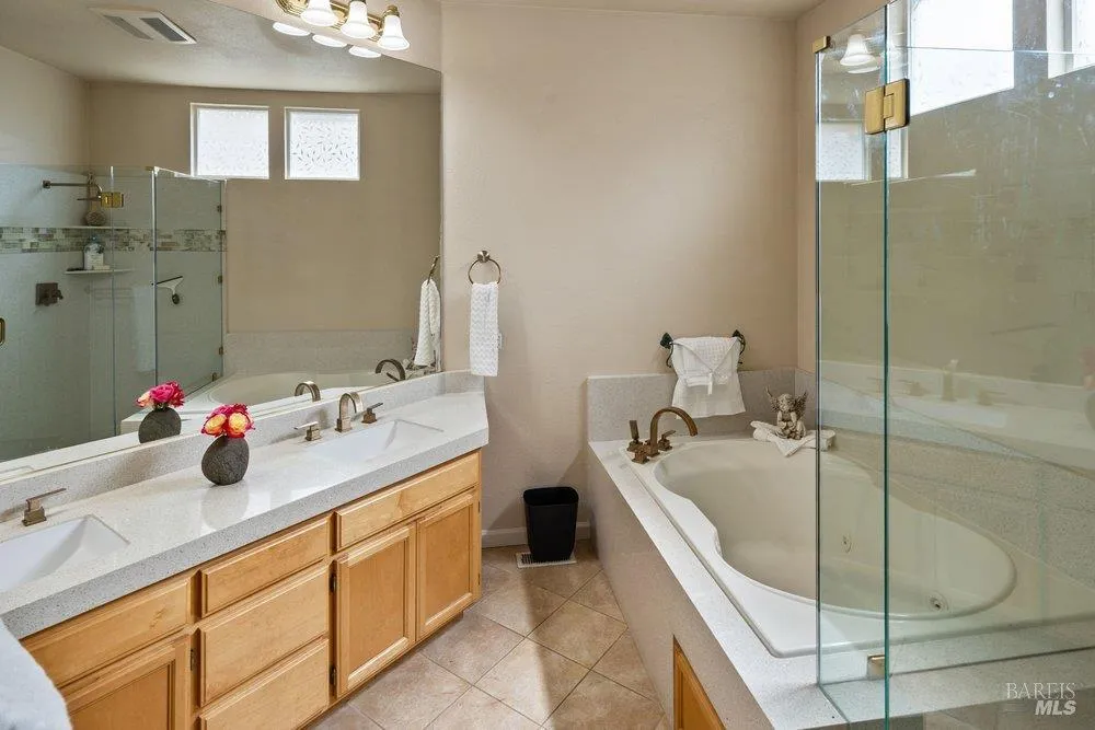 2010 Falcon Ridge Drive Petaluma, CA 94954