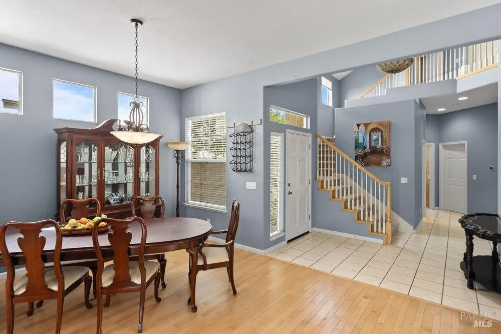 2010 Falcon Ridge Drive Petaluma, CA 94954