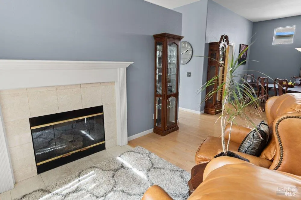 2010 Falcon Ridge Drive Petaluma, CA 94954
