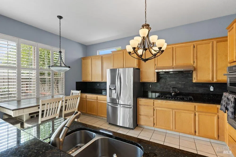 2010 Falcon Ridge Drive Petaluma, CA 94954