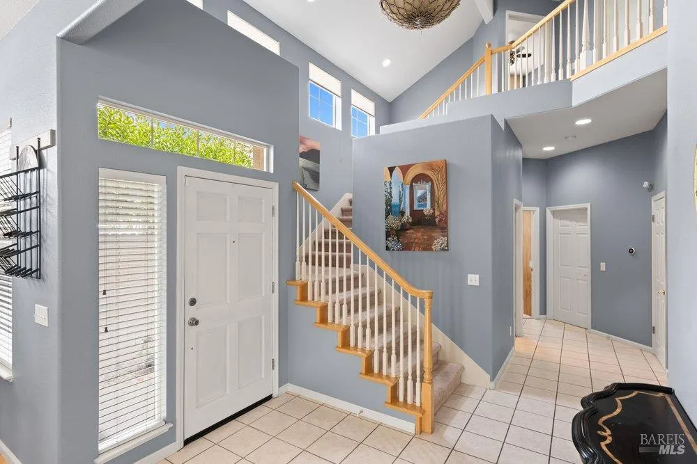 2010 Falcon Ridge Drive Petaluma, CA 94954