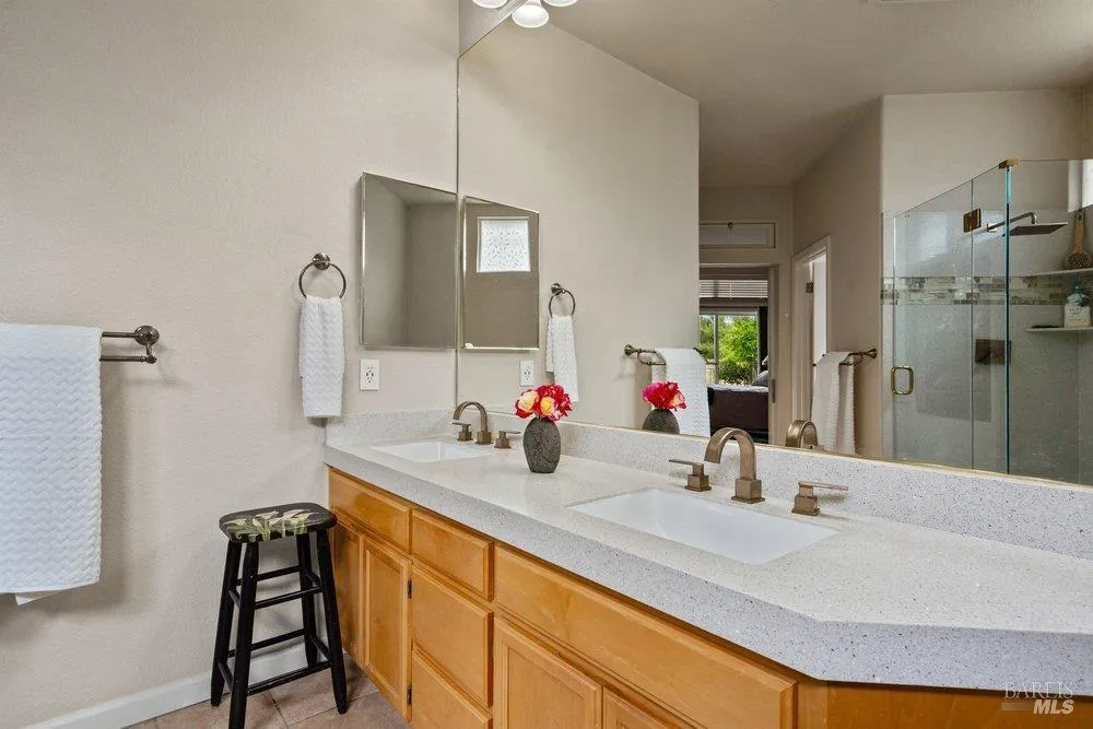 2010 Falcon Ridge Drive Petaluma, CA 94954