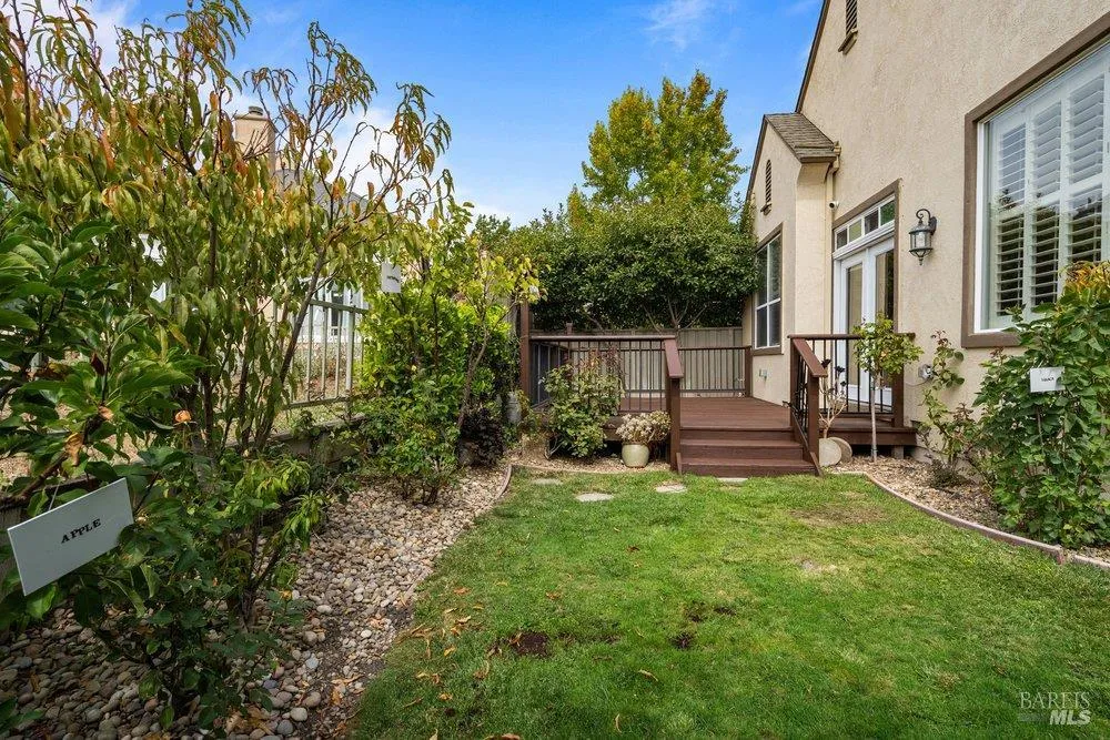 2010 Falcon Ridge Drive Petaluma, CA 94954
