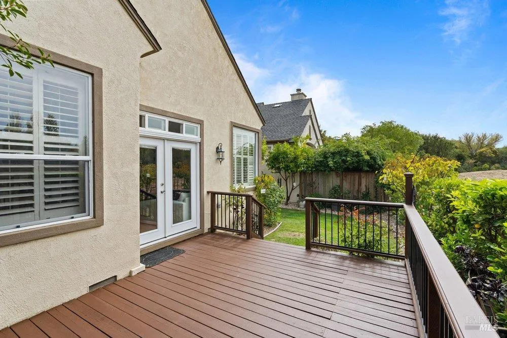 2010 Falcon Ridge Drive Petaluma, CA 94954