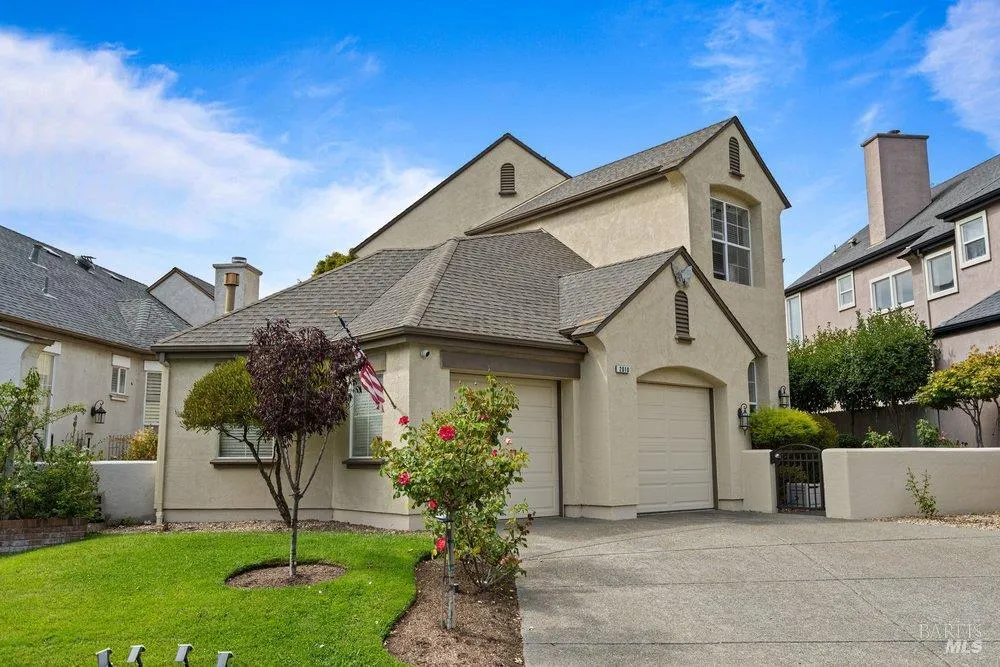 2010 Falcon Ridge Drive Petaluma, CA 94954