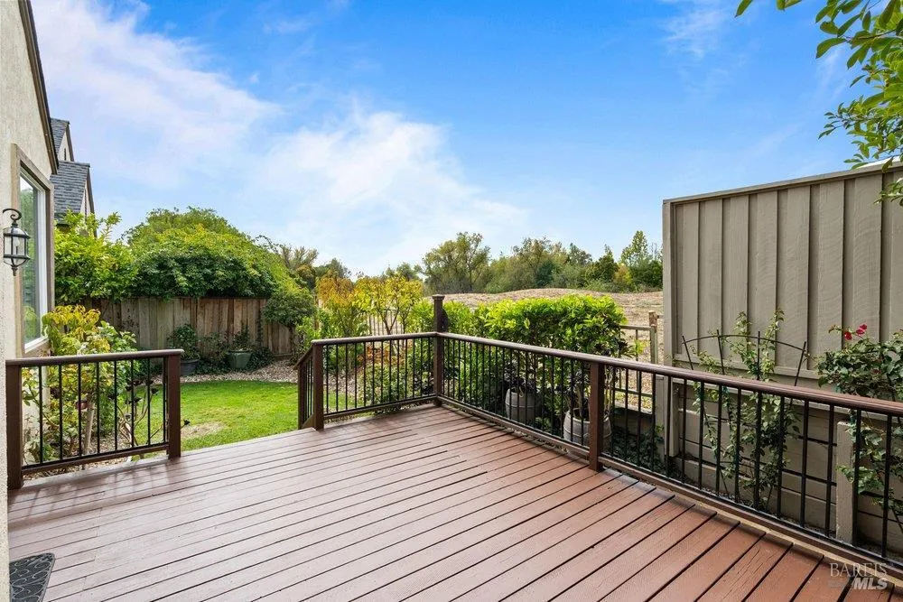 2010 Falcon Ridge Drive Petaluma, CA 94954