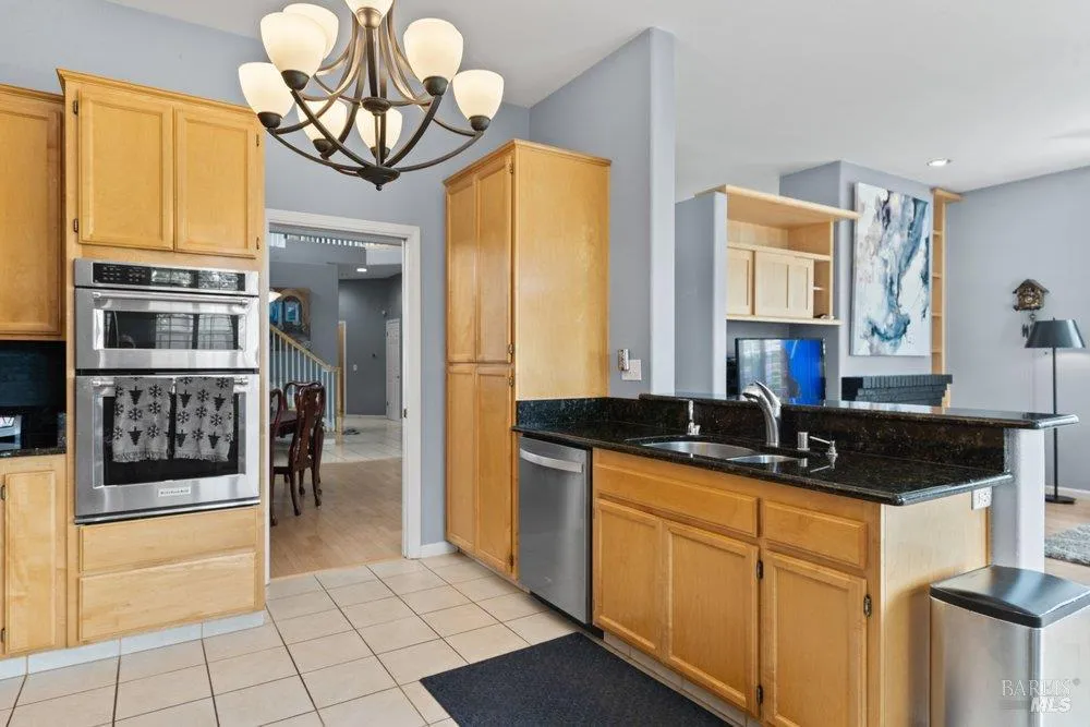 2010 Falcon Ridge Drive Petaluma, CA 94954