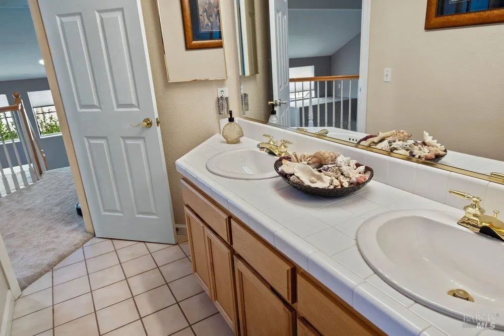 2010 Falcon Ridge Drive Petaluma, CA 94954