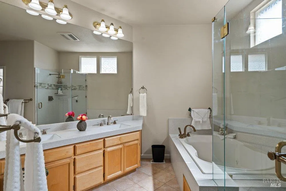 2010 Falcon Ridge Drive Petaluma, CA 94954