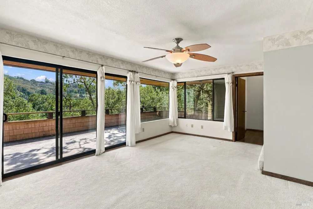 1672 Deer Run Santa Rosa, CA 95405