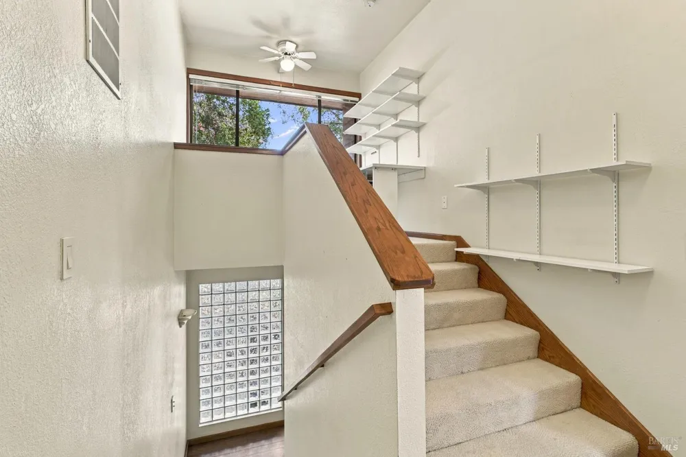 1672 Deer Run Santa Rosa, CA 95405