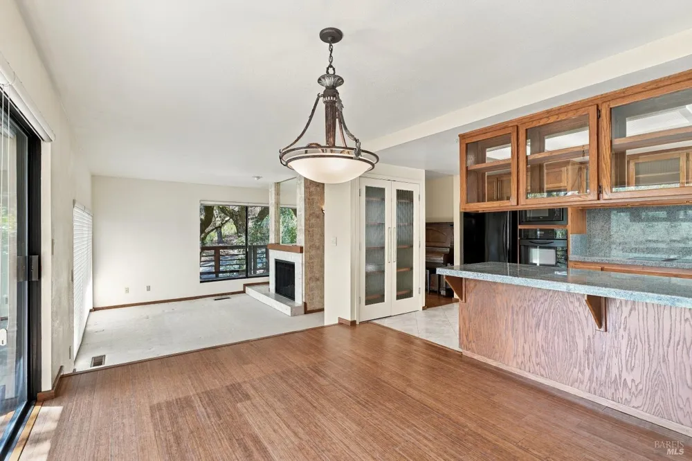 1672 Deer Run Santa Rosa, CA 95405