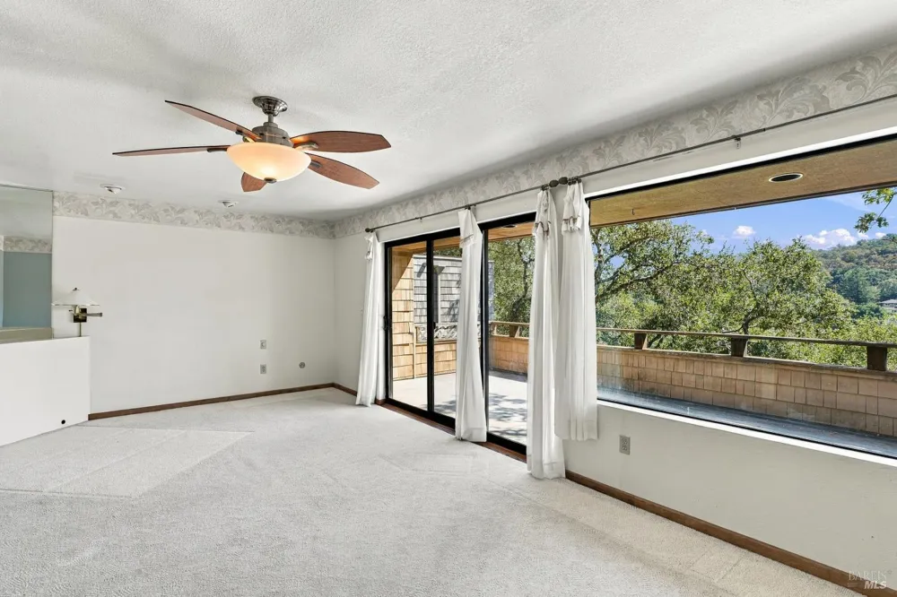 1672 Deer Run Santa Rosa, CA 95405