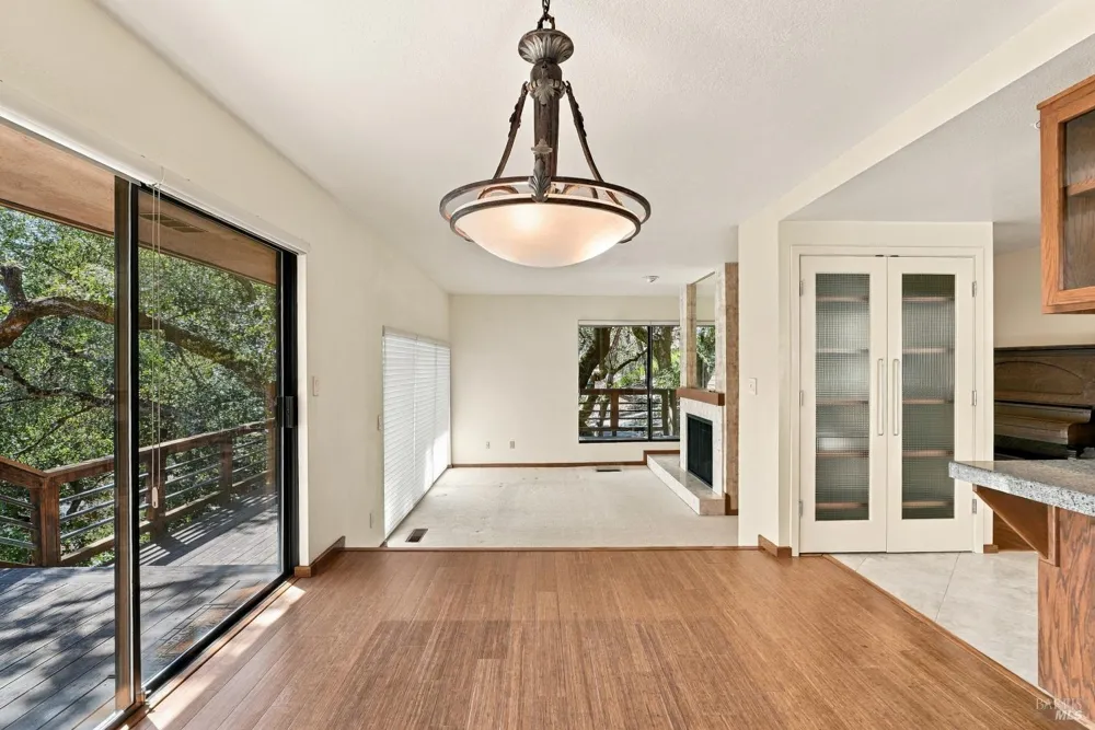 1672 Deer Run Santa Rosa, CA 95405