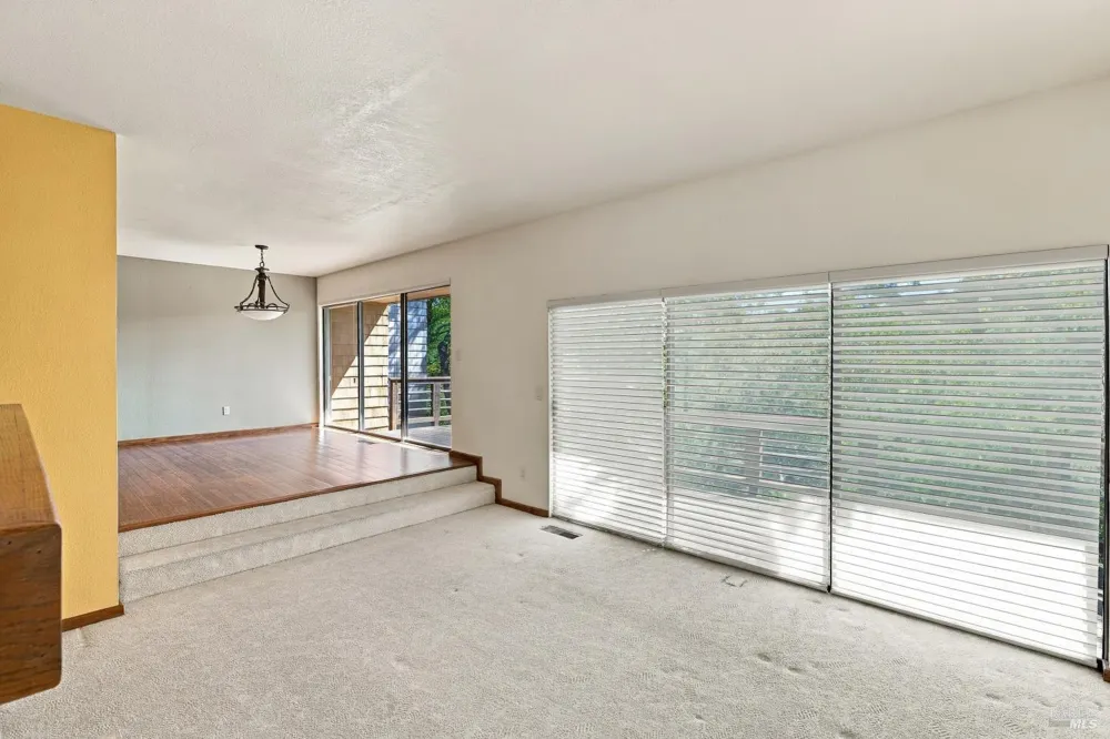 1672 Deer Run Santa Rosa, CA 95405