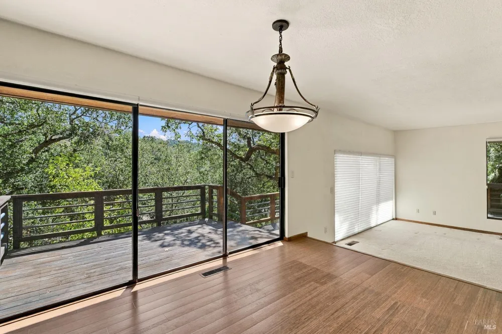 1672 Deer Run Santa Rosa, CA 95405
