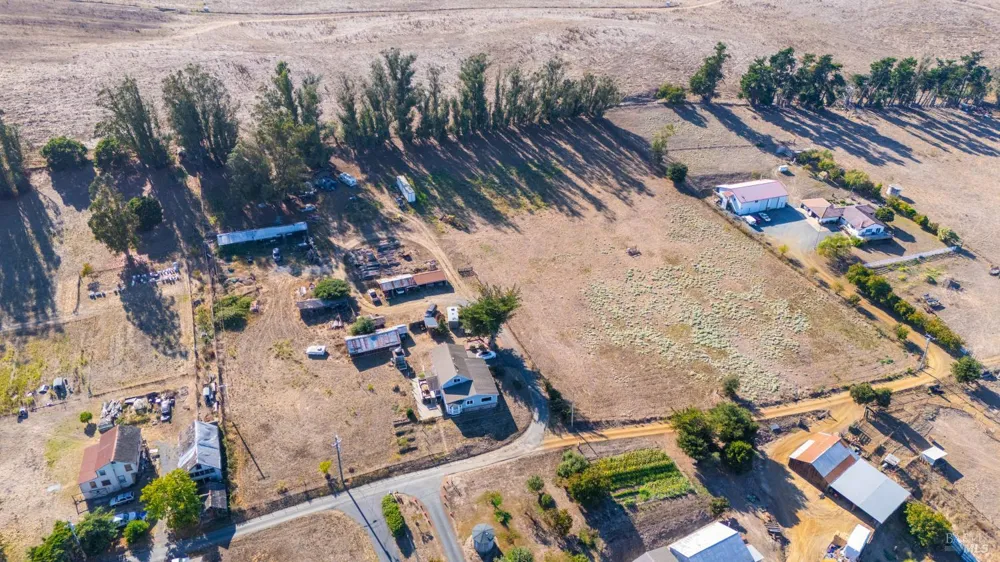 395 Monte Vista Lane Petaluma, CA 94952