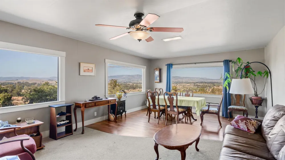 395 Monte Vista Lane Petaluma, CA 94952