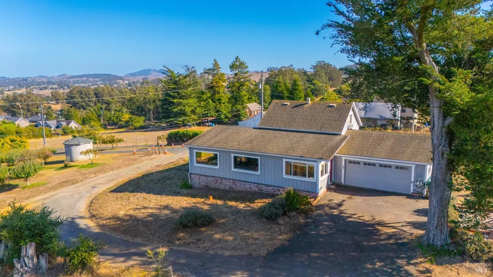 395 Monte Vista Lane Petaluma, CA 94952