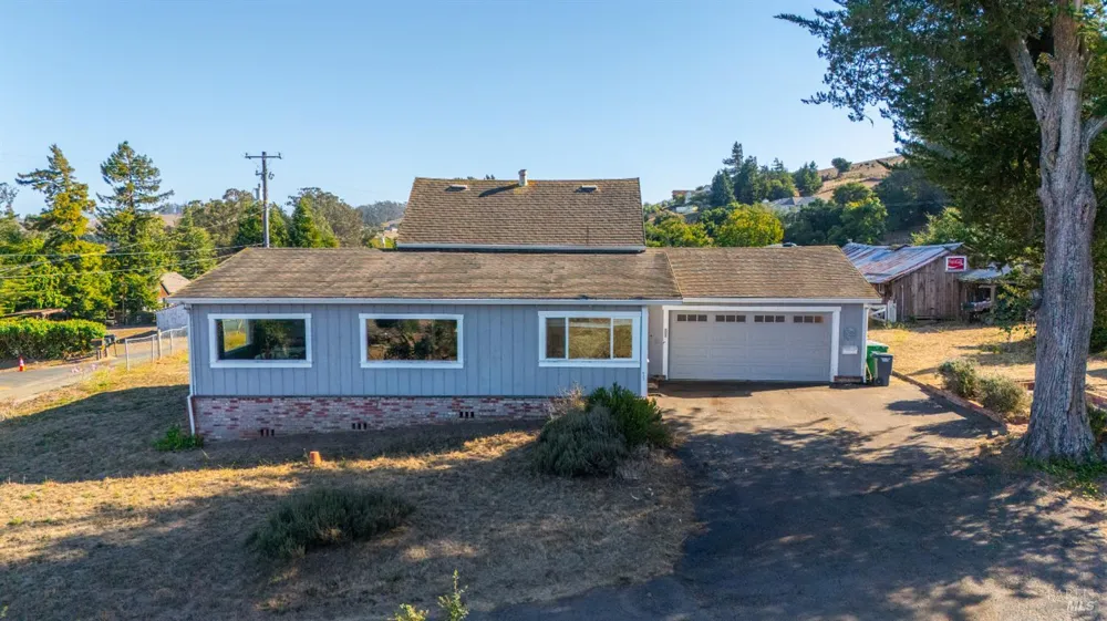 395 Monte Vista Lane Petaluma, CA 94952