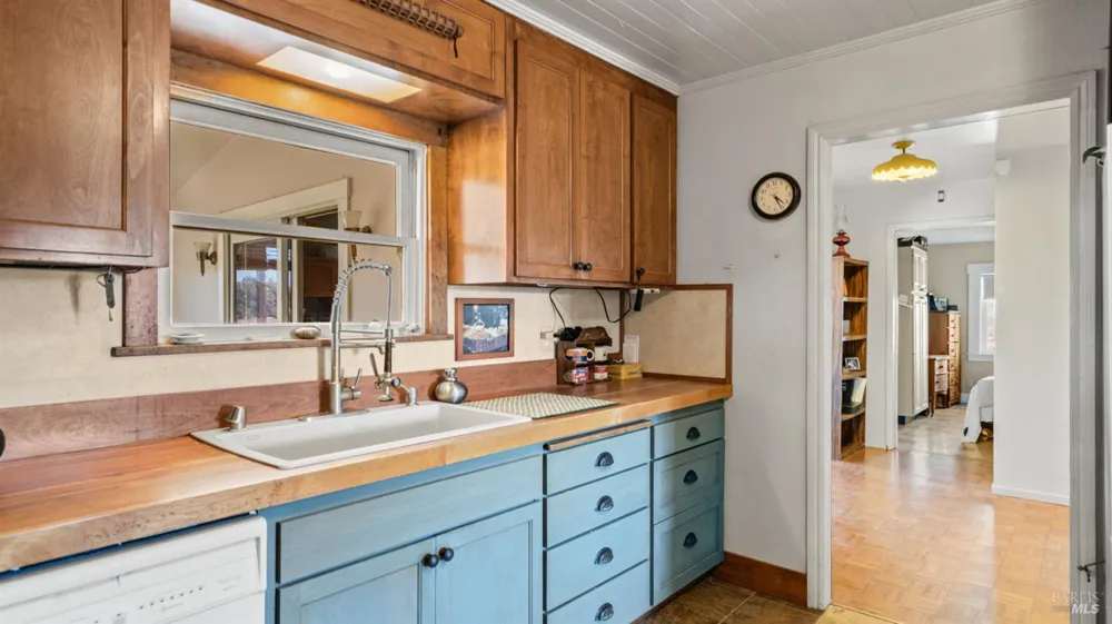 395 Monte Vista Lane Petaluma, CA 94952