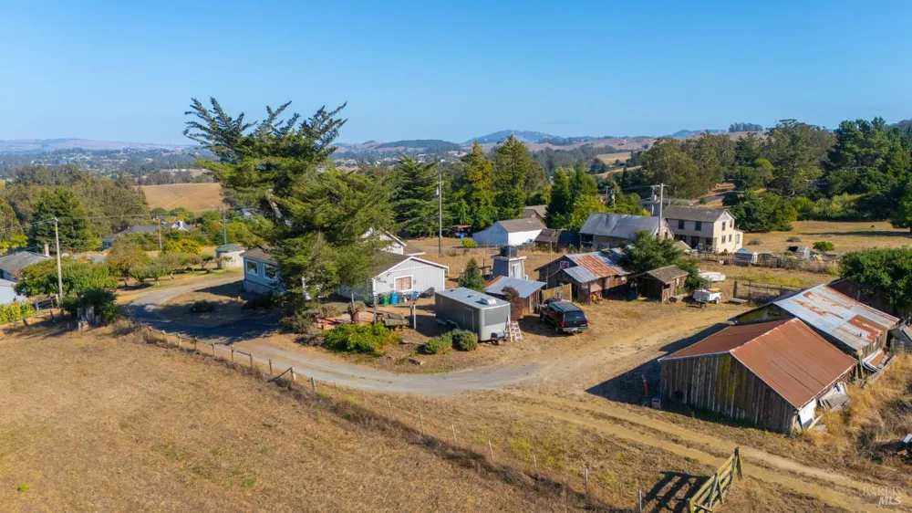 395 Monte Vista Lane Petaluma, CA 94952