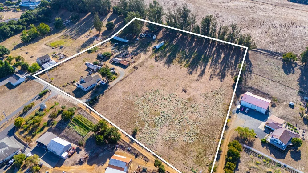 395 Monte Vista Lane Petaluma, CA 94952