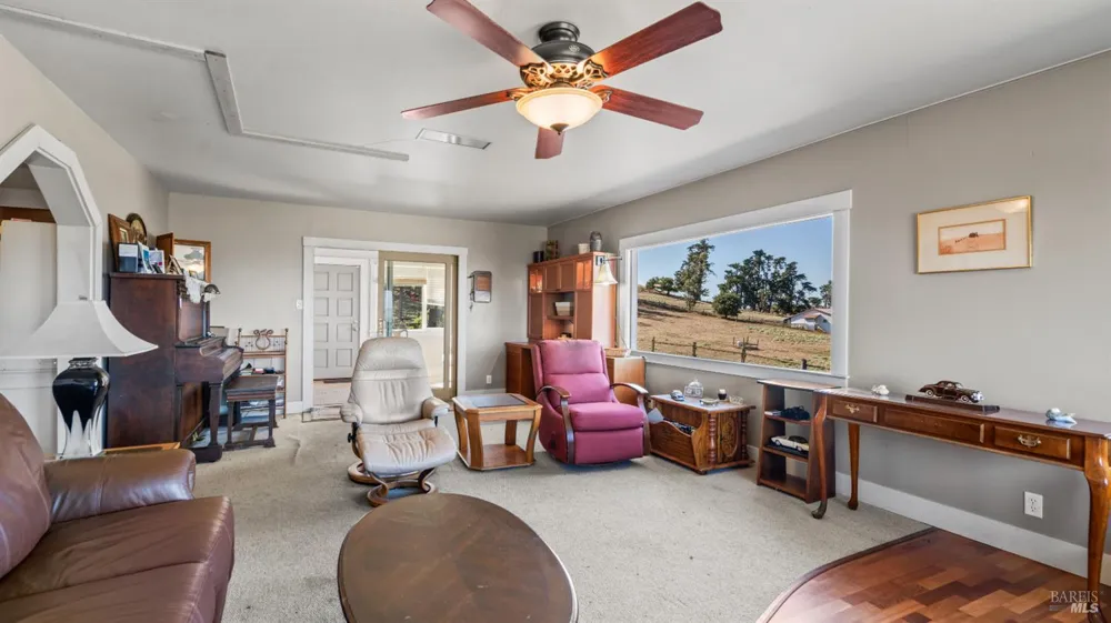395 Monte Vista Lane Petaluma, CA 94952