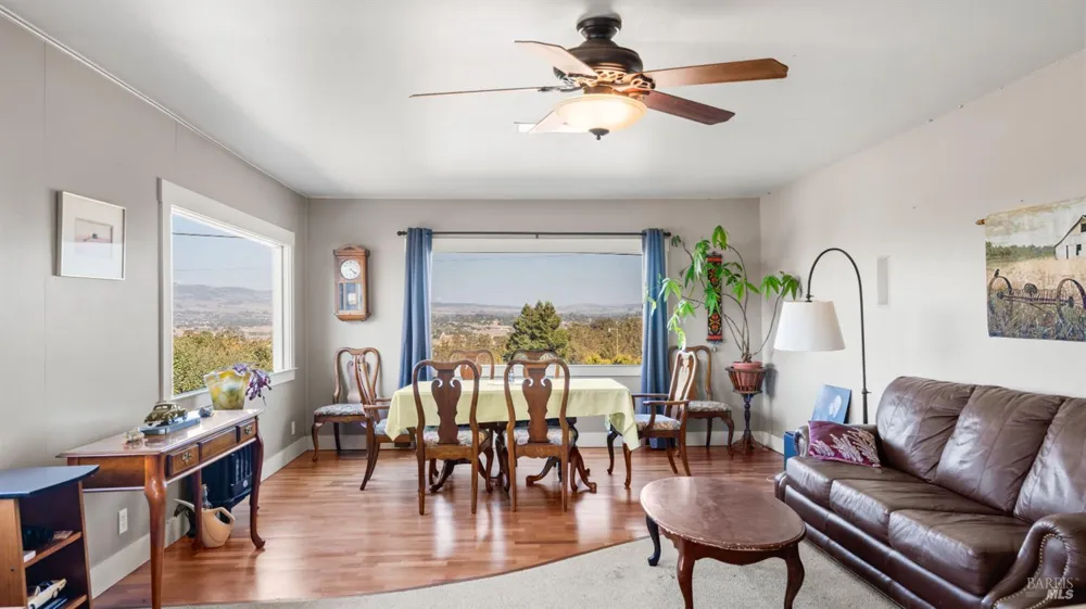 395 Monte Vista Lane Petaluma, CA 94952