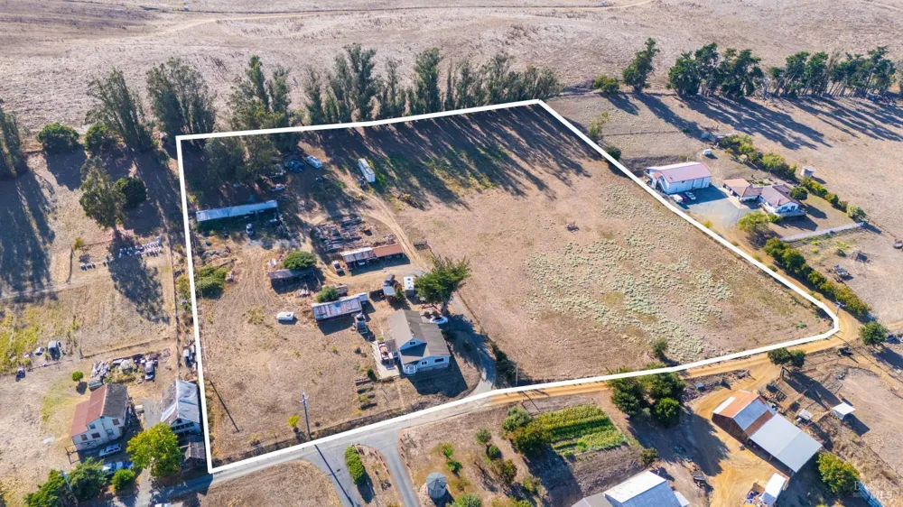 395 Monte Vista Lane Petaluma, CA 94952