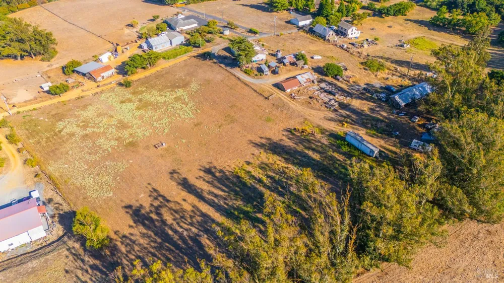395 Monte Vista Lane Petaluma, CA 94952
