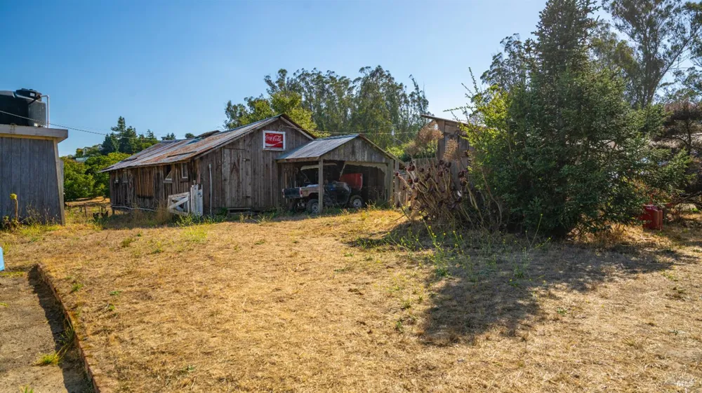 395 Monte Vista Lane Petaluma, CA 94952