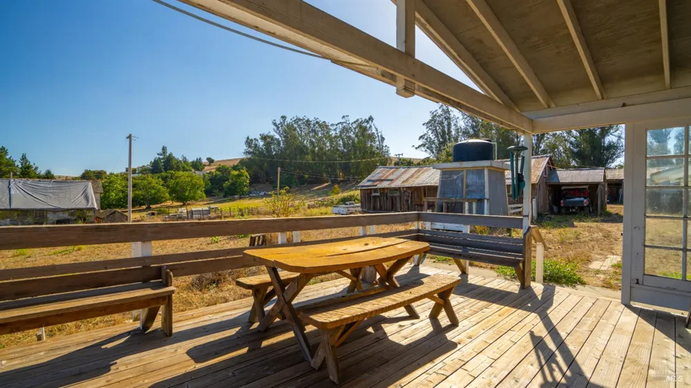395 Monte Vista Lane Petaluma, CA 94952
