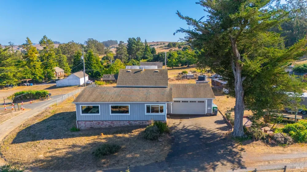 395 Monte Vista Lane Petaluma, CA 94952