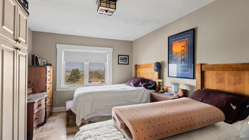 395 Monte Vista Lane Petaluma, CA 94952