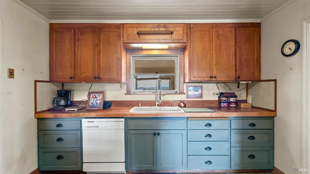 395 Monte Vista Lane Petaluma, CA 94952