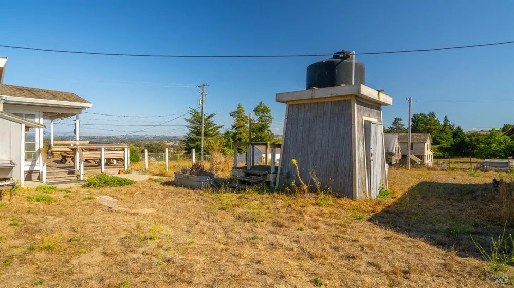 395 Monte Vista Lane Petaluma, CA 94952