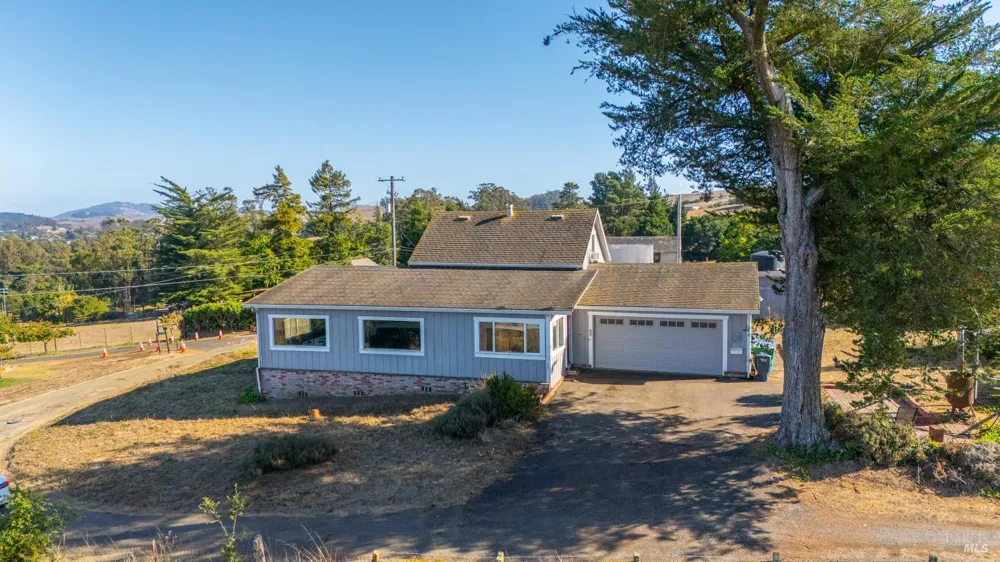395 Monte Vista Lane Petaluma, CA 94952